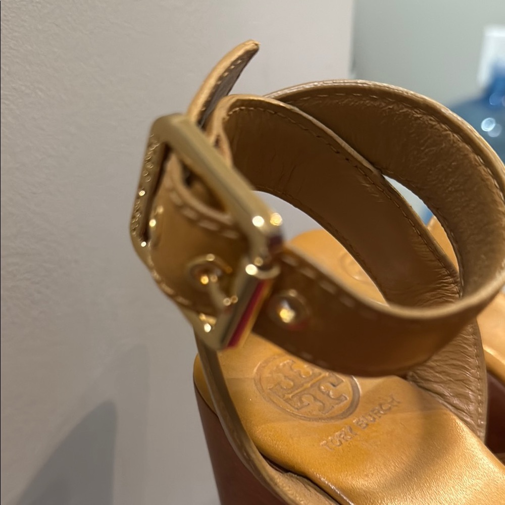 Tory Burch Tan Platform Sandals with Chunky Heel - Picture 12 of 13